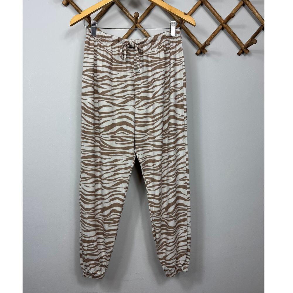 Onzie Weekend Sweatpants in Camel Zebra Size M/L